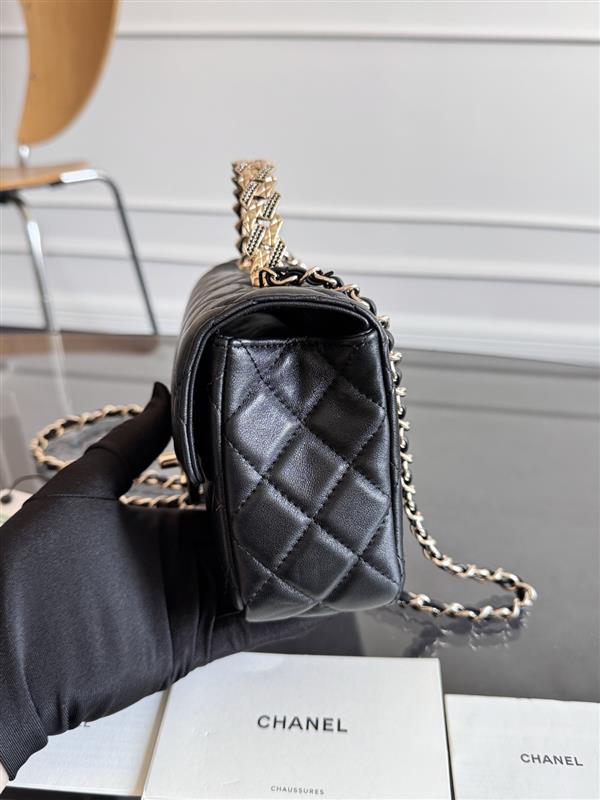 2026131222439604 700